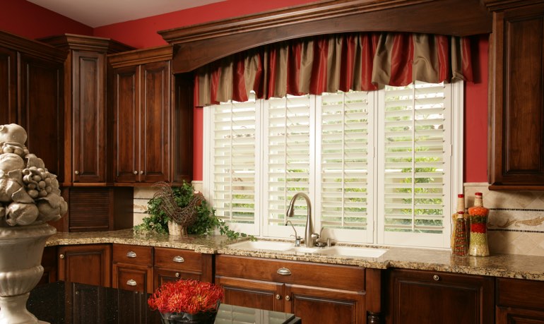 Cincinnati kitchen shutter and cornice valance